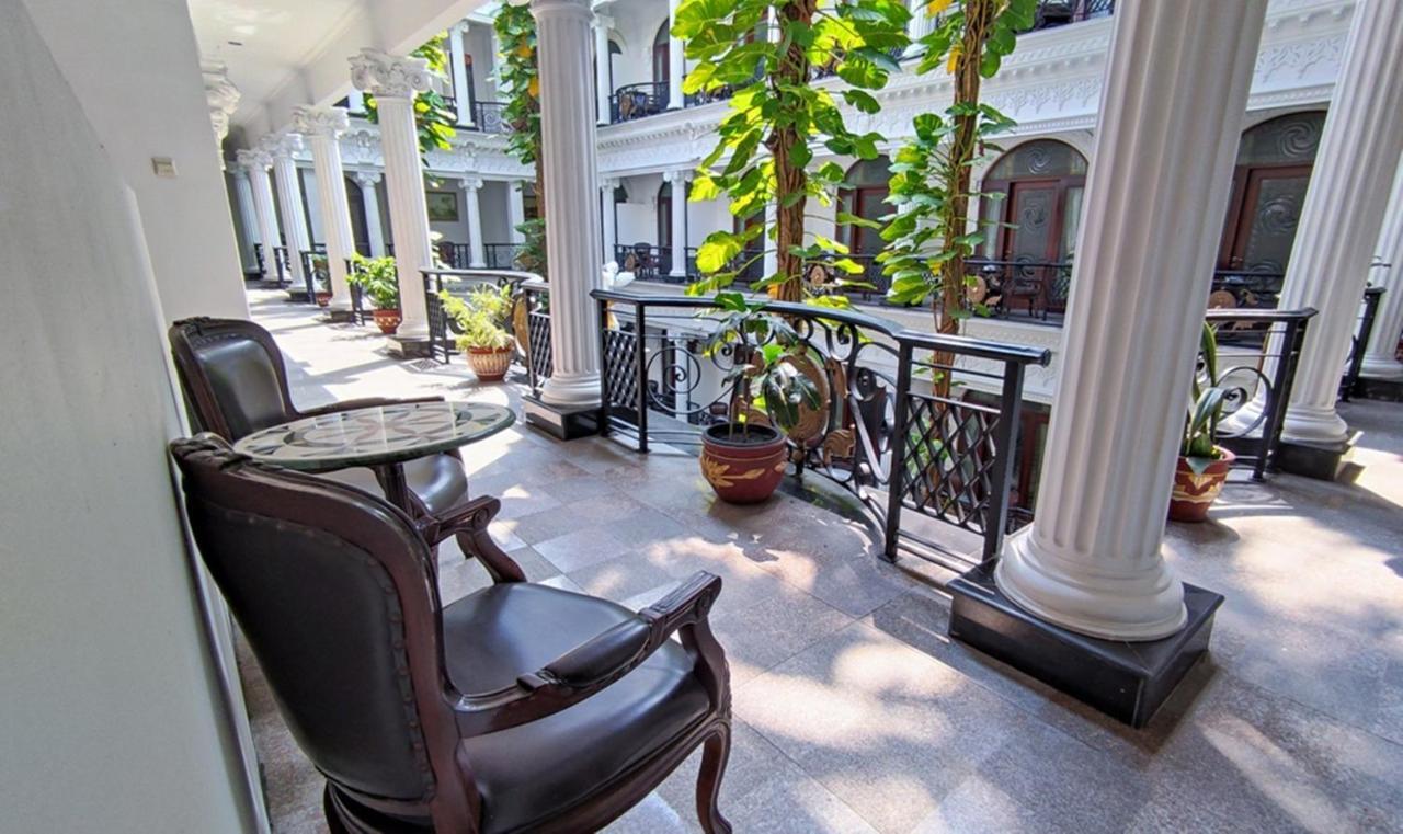 The Grand Palace Hotel Маланг Экстерьер фото