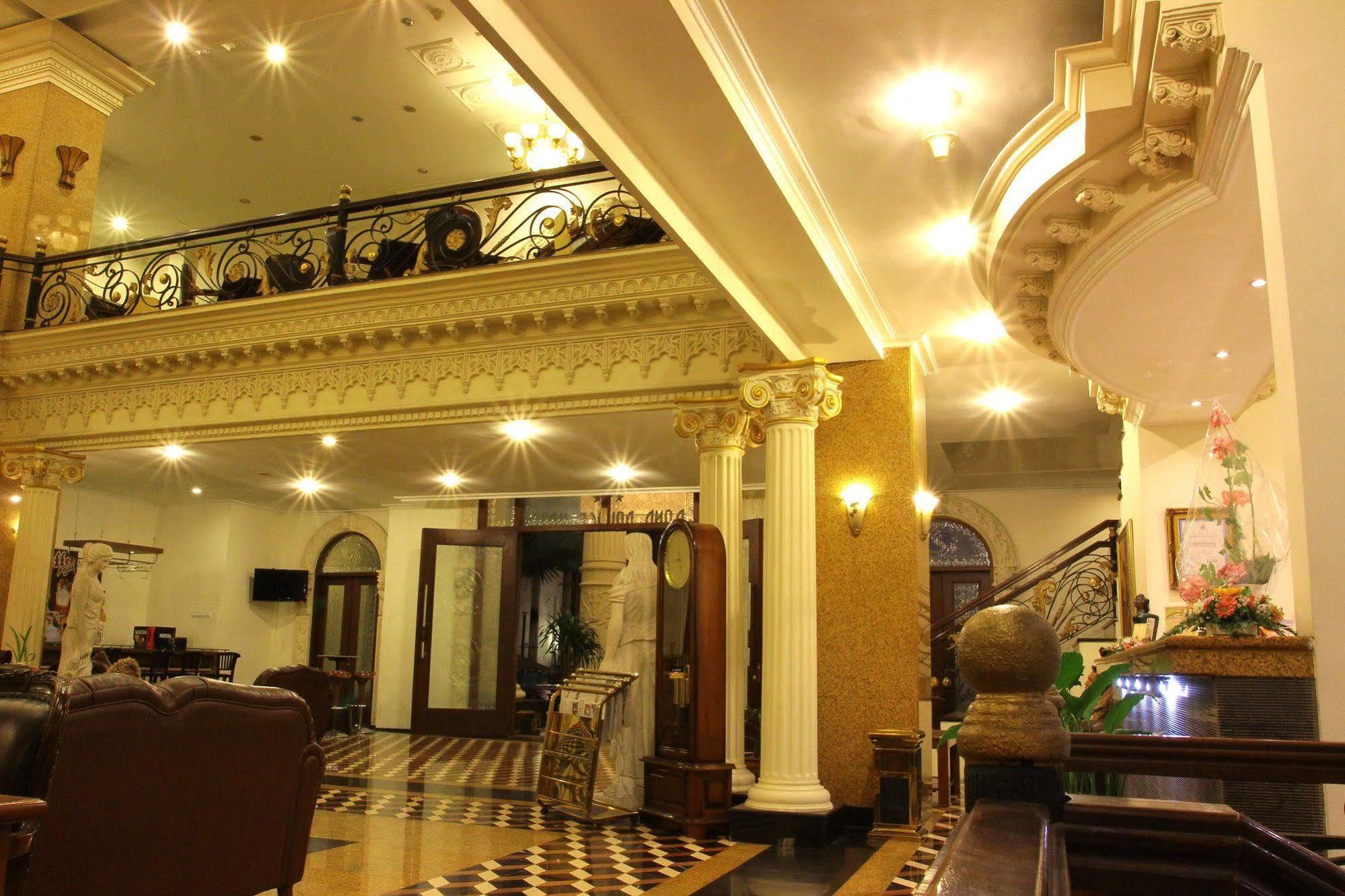 The Grand Palace Hotel Маланг Экстерьер фото