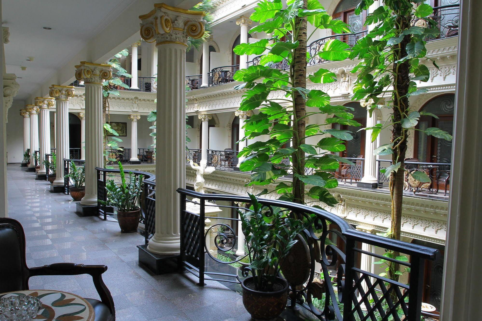 The Grand Palace Hotel Маланг Экстерьер фото