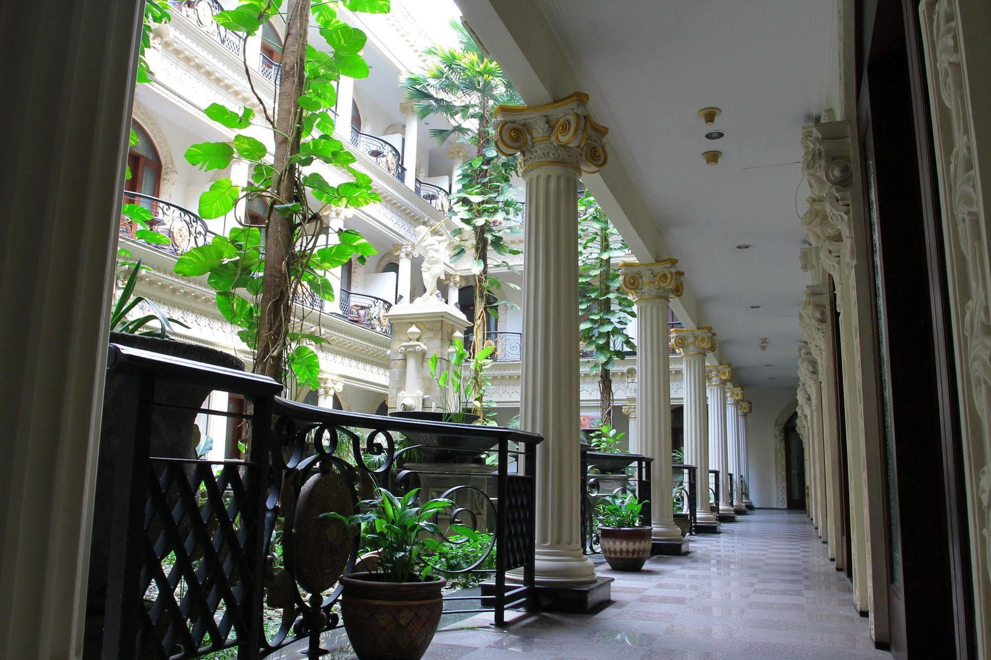 The Grand Palace Hotel Маланг Экстерьер фото